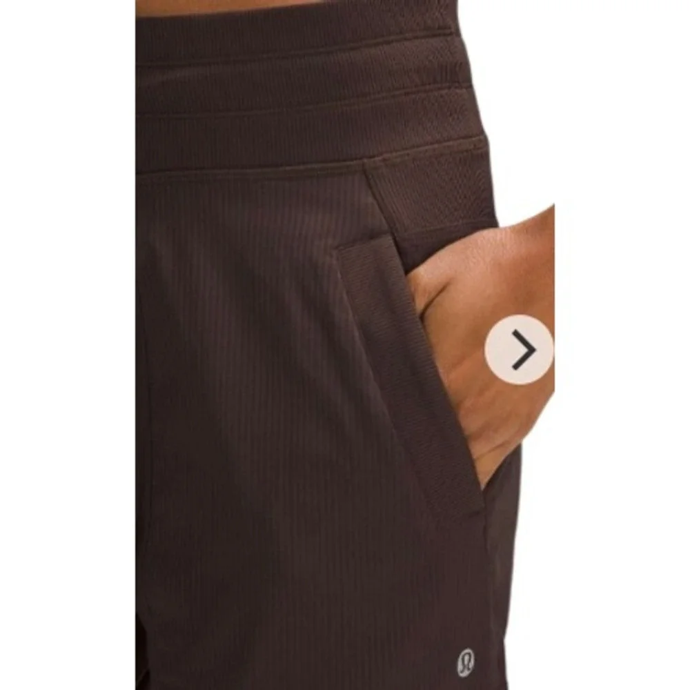 Lululemon Womens 6 Espresso Dance Studio Mid-Rise Pant Short